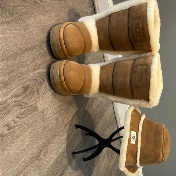 UGG Chestnut Shearling Boots and Hat Set